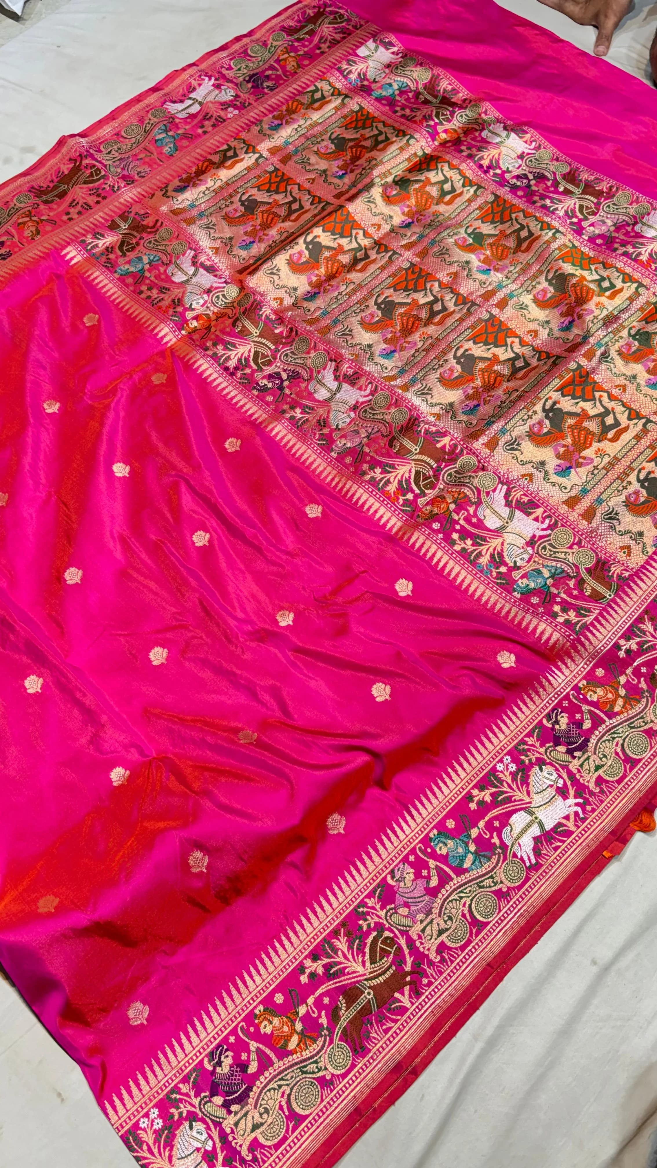 Magenta Kadwa Baluchari Silk Saree - View 2