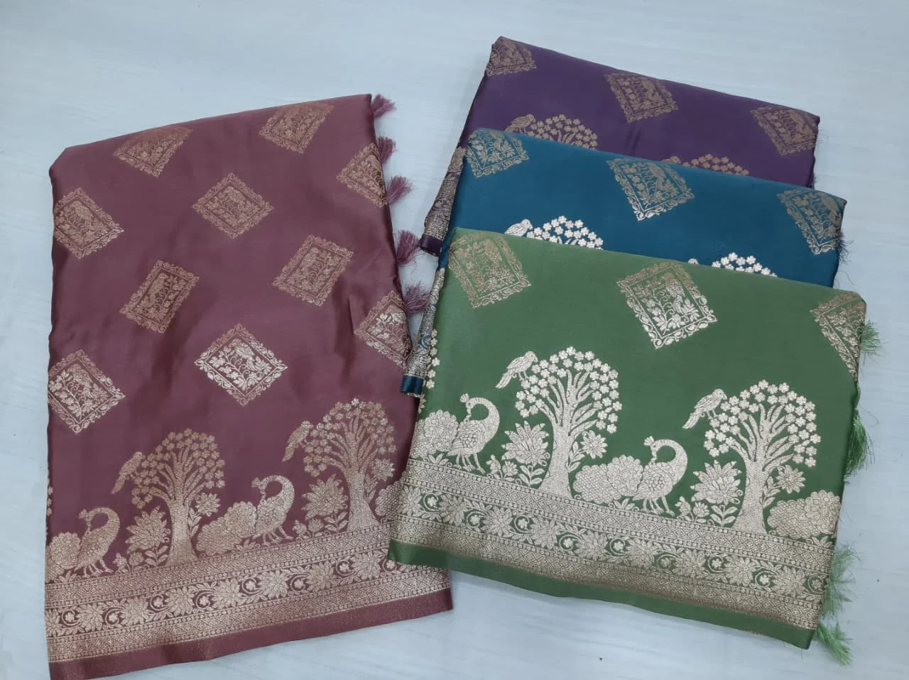Best Banarasi Saree Shop in Varanasi - Shri Geeta Sarees Storefront